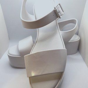 Pair 1 of 2 Melissa Platform Sandels